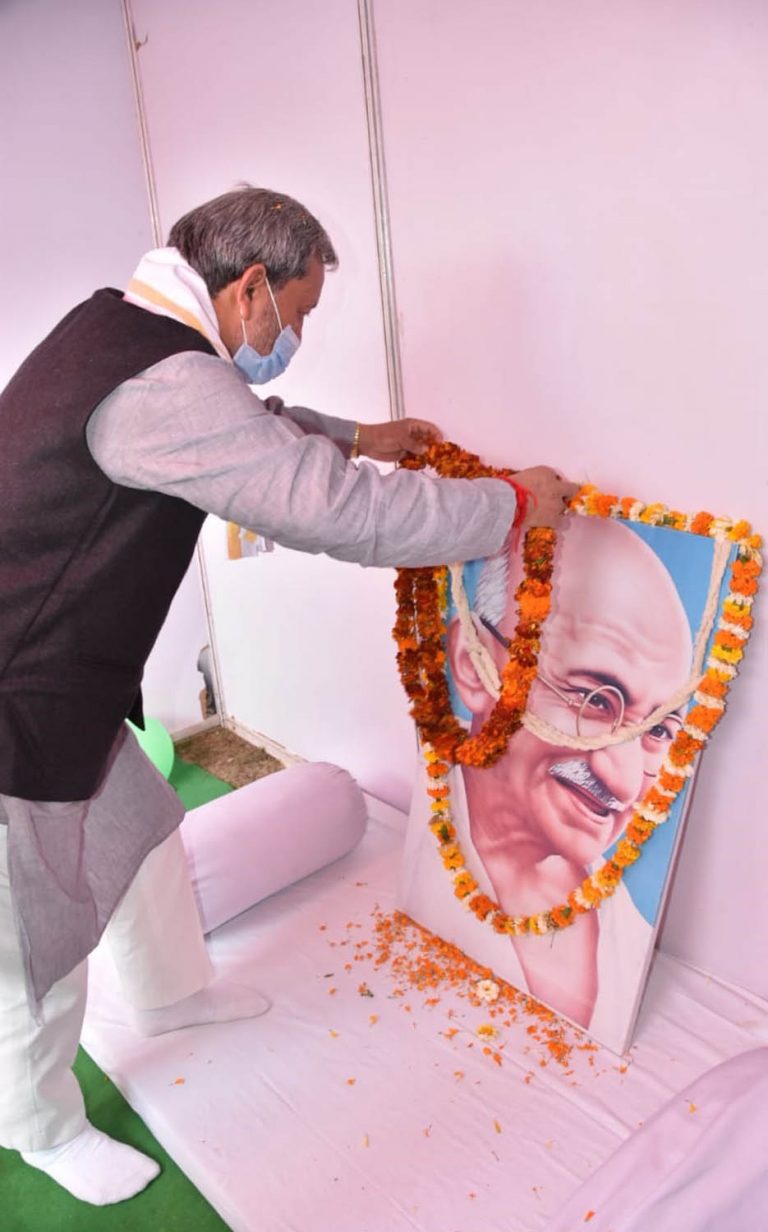 उत्तराखंड: CM तीरथ सिंह ने कहा- राष्ट्रपिता महात्मा गांधीजी का आत्मनिर्भर भारत का सपना पूरा कर रही मोदी सरकार