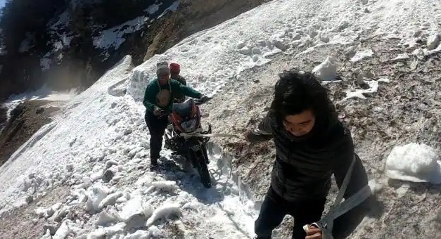 उत्तराखंड के धारचूला में दस किमी में खिसका ग्लेशियर, आवाजाही ठप