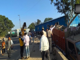 दिल्ली: कश्मीरी गेट इलाके में तेज रफ्तार ट्रक की चपेट में आकर 2 लोगों की मौत