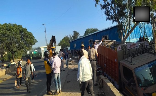 दिल्ली: कश्मीरी गेट इलाके में तेज रफ्तार ट्रक की चपेट में आकर 2 लोगों की मौत