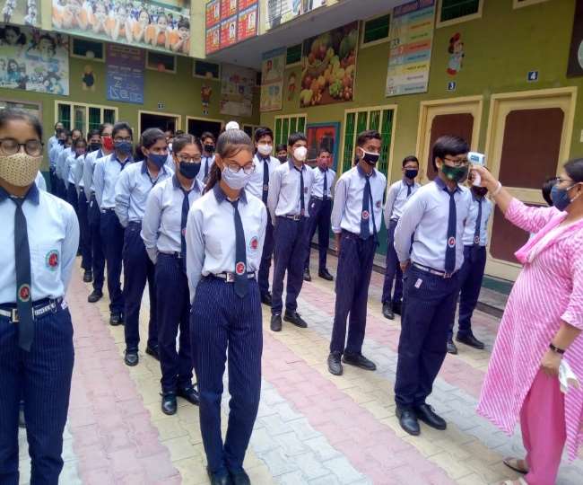 कोरोना गाइडलाइन का पालन करने पर ही होगी छठी से आठवीं तक के छात्रों की एंट्री: उत्तराखंड