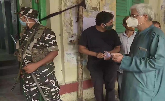 West Bengal Assembly Bypolls 2021: भवानीपुर विधानसभा सीट पर चुनाव ‘शांतिपूर्ण’, शाम पांच बजे तक 53.32 प्रतिशत