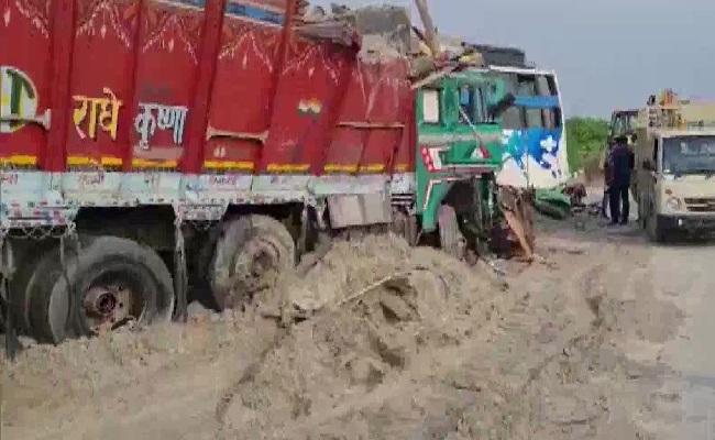 लखनऊ: बाराबंकी जिले में भीषण सड़क दुर्घटना, 9 लोगों की मौत-27 घायल