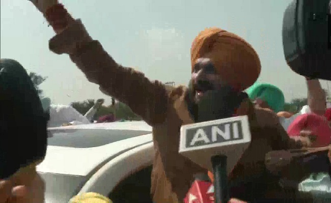 लखीमपुर खीरी के लिए निकले सिद्धू, कहा-अगर कल तक आरोपियों की गिरफ्तारी नहीं हुई तो करूंगा भूख हड़ताल