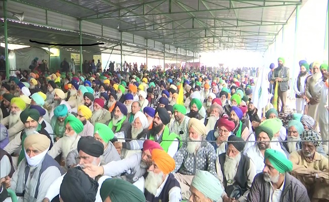 किसान आंदोलन का 1 साल: गाजीपुर एवं सिंघू बॉर्डर पर किसानों का जमावड़ा