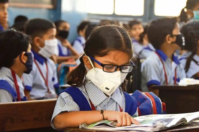 यूपी में दुसरे चरण के मतदान वाले दिन से खुल जाएंगी सभी कक्षाएं