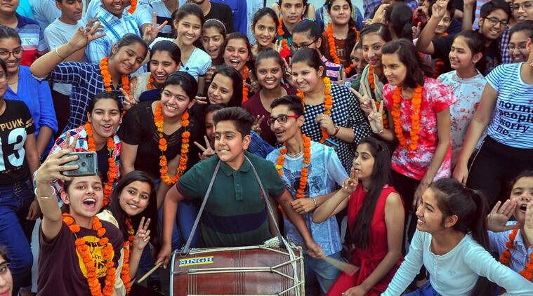 Bihar Board 12th Result 2022: इस बार के टॉप-5 में लड़कों का जलवा, यहाँ देखें साइंस, कॉमर्स और आर्ट्स टॉपर्स की लिस्ट