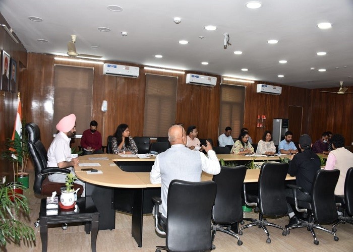 देहरादून: मुख्य सचिव ने की सूचना प्रौद्योगिकी विभाग की समीक्षा, अधिकारियों को दिए ये निर्देश