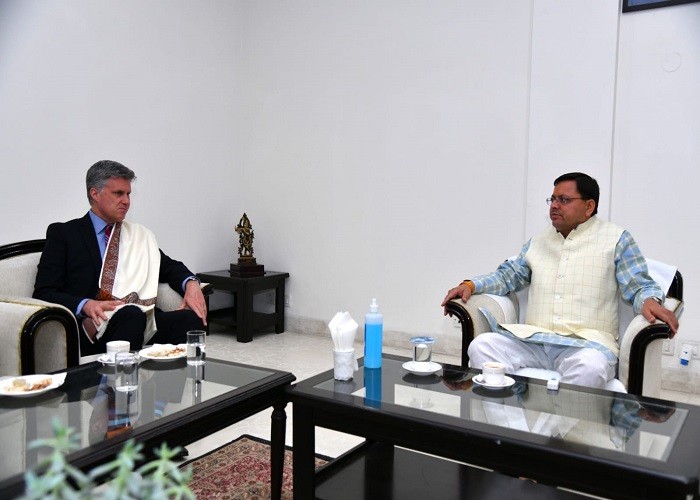 सीएम धामी से कनाडा के उच्चायुक्त ने की भेंट, विभिन्न क्षेत्रों में निवेश की संभावनाओं पर की चर्चा