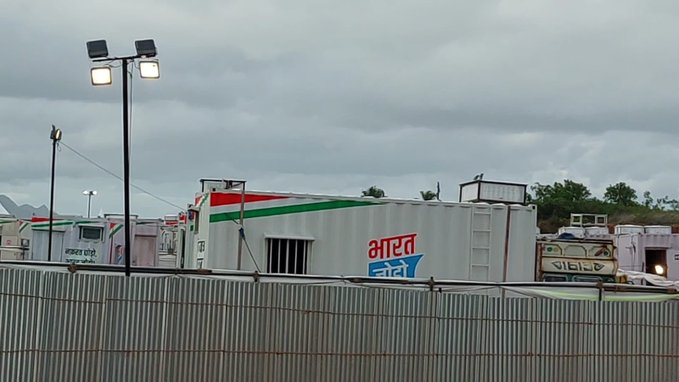 कांग्रेस के पूर्व अध्यक्ष राहुल गांधी 150 दिन इसी तरह के कंटेनर्स में बिताएंगे रात