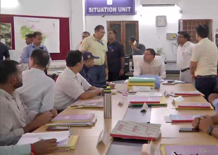 पौड़ी बस हादसा: सीएम धामी ने किए सारे कार्यक्रम निरस्त, पहुंचे आपदा प्रबंधन केंद्र