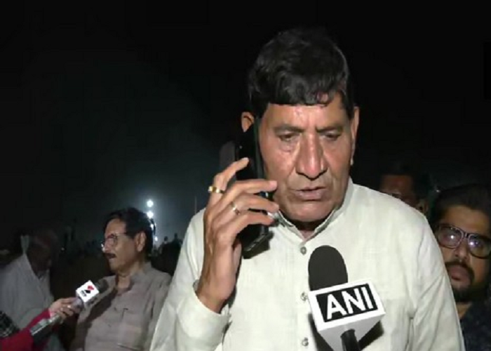 गुजरात: मोरबी हादसे में बीजेपी सांसद के 12 रिश्तेदारों की मौत