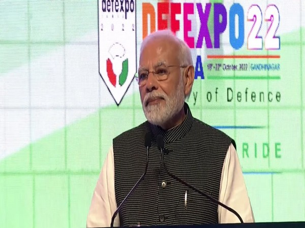 गांधी नगर में पीएम मोदी ने किया डिफेंस एक्सपो-2022 का उद्घाटन