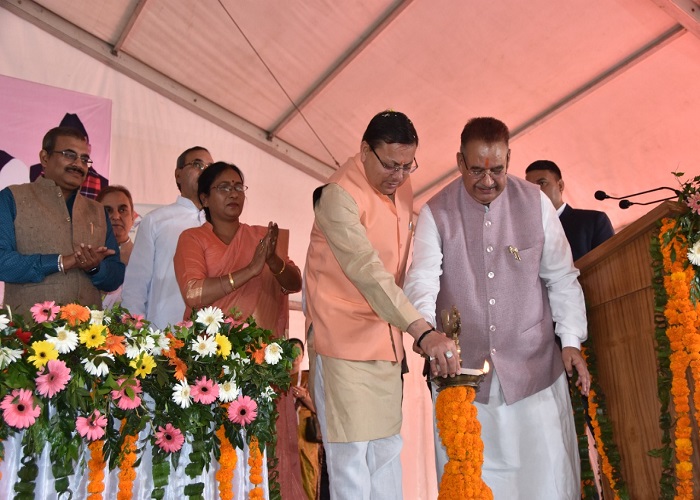 सीएम धामी ने किया लखपति दीदी योजना का शुभारंभ, जानिए क्या रखा लक्ष्य