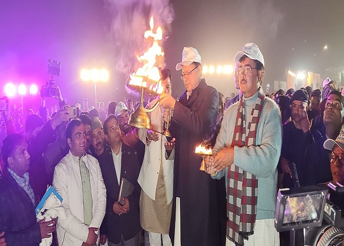 चंपावत: शारदा घाट पर संध्या कालीन आरती में शामिल हुए सीएम धामी, प्रदेश की खुशहाली की कामना