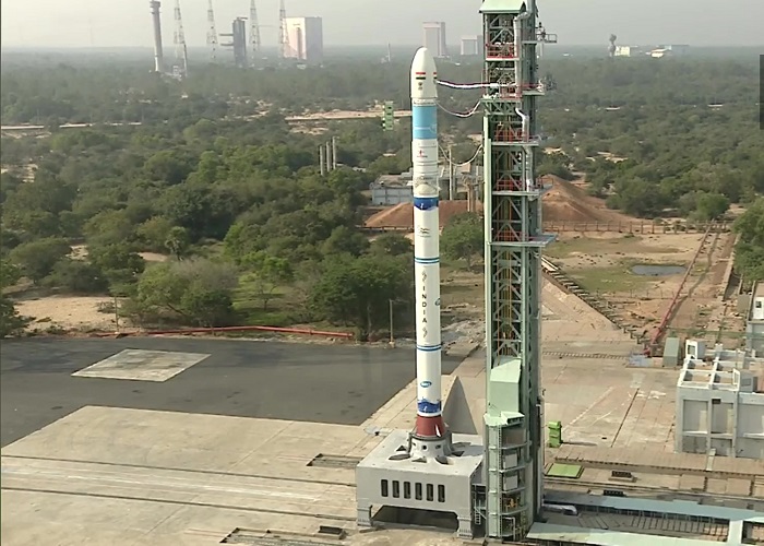 इसरो ने लांच किया अपना सबसे छोटा राकेट ‘SSLV-D2’, 3 उपग्रह के साथ भरी उड़ान