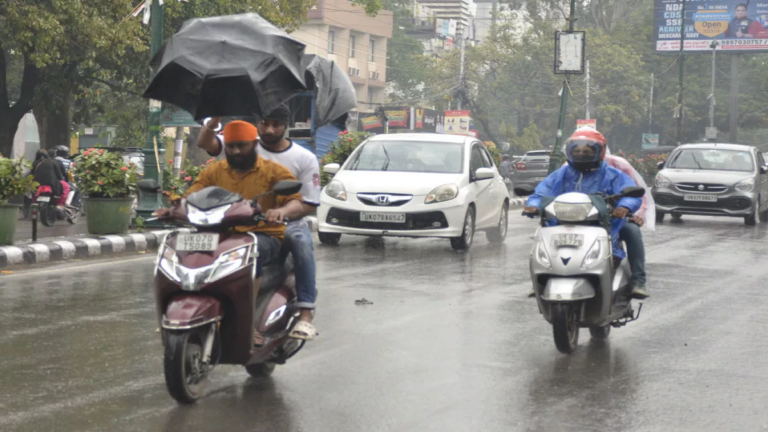 उत्तराखंड में रात से बारिश जारी, लौटी ठंड, आज प्रदेश में भारी वर्षा और ओलावृष्टि की चेतावनी