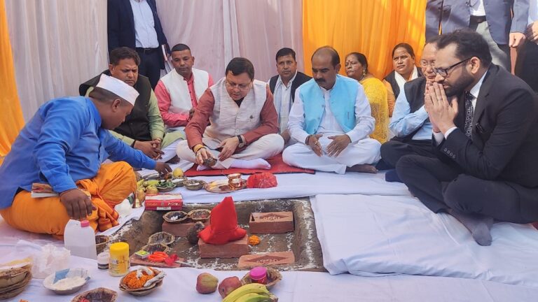 सीएम धामी ने टनकपुर नगर में किया 5590.70 लाख से बनने वाले निर्माण कार्य का भूमि पूजन