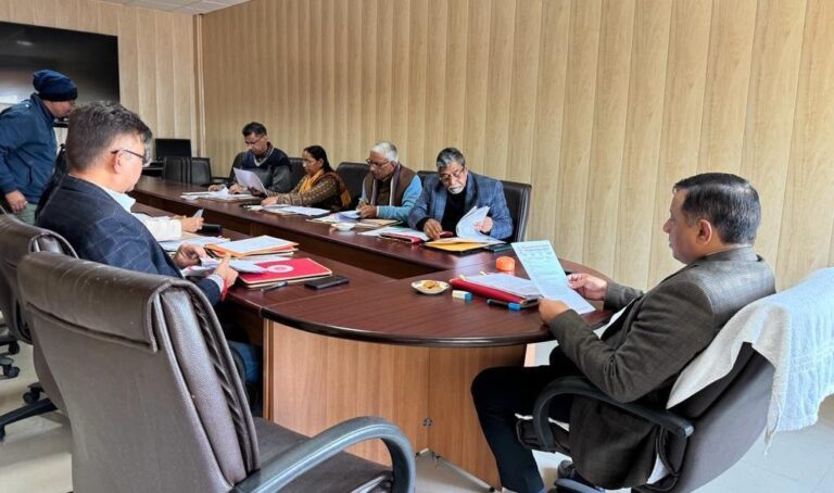 देहरादून: सूचना महानिदेशक बंशीधर तिवारी की अध्यक्षता में हुई पत्रकार कल्याण कोष समिति की बैठक, हुए ये फैसले