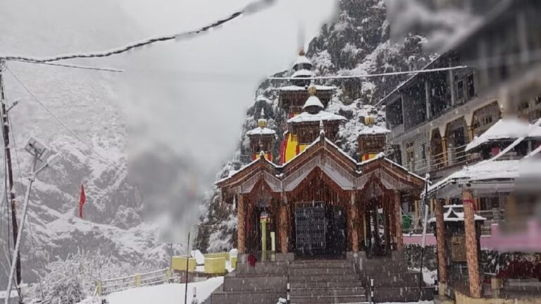 उत्तराखंड: पहाड़ी इलाकों में बदला मौसम, यमुनोत्री और औली में बर्फबारी, निचले इलाकों में बढ़ी ठंड
