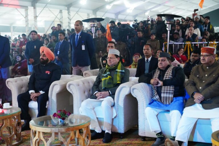 राम राग एक संध्या राम के नाम भजन संध्या में झूमे दर्शक, राज्यपाल एवं सीएम धामी हुए शामिल