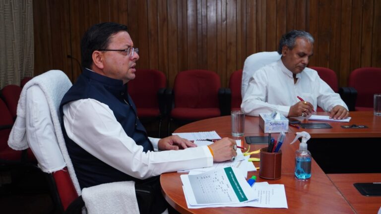 सीएम धामी के कार्यक्रम बढ़ती आग की चिंता के चलते स्थगित, देहरादून में आज समीक्षा बैठक