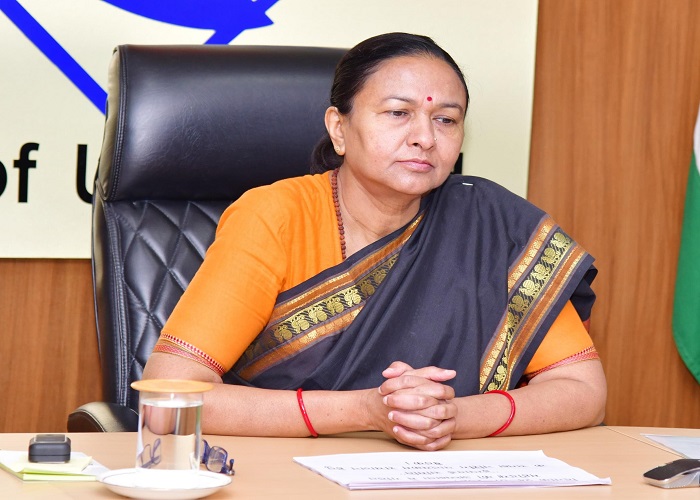 देहरादून: मुख्य सचिव ने अधिकारियों को ‘स्लम फ्री उत्तराखण्ड’ विजन के साथ कार्य करने की नसीहत दी