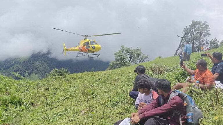 मद्महेश्वर में पुल बहने से फंसे यात्री, अतिवृष्टि से भारी नुकसान, 68 का किया गया हेली से रेस्क्यू