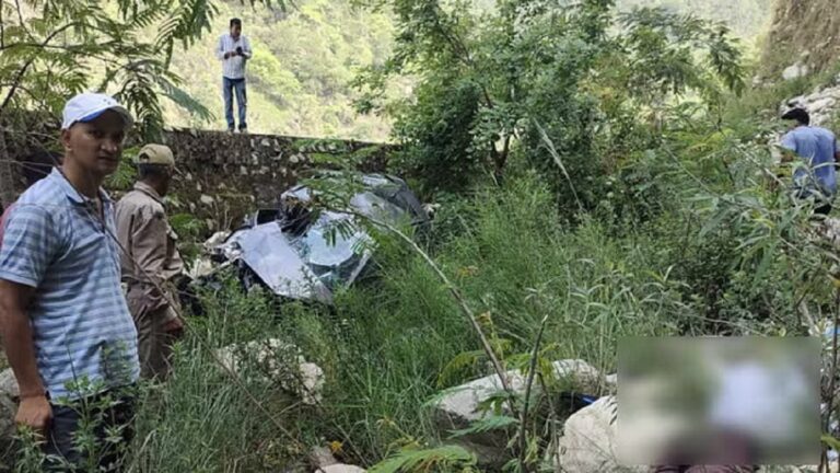 गंगोत्री हाईवे पर सिंगोटी के पास अनियंत्रित होकर खाई में गिरी कार, देहरादून के युवक की मौके पर माैत
