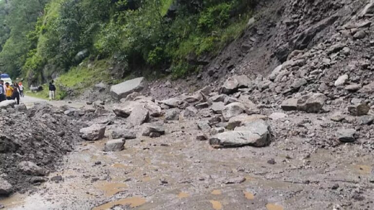 केदारनाथ आपदा के बाद नए पैदल मार्ग पर  पड़ावों की सुरक्षा अभी भी सुरक्षित नहीं, लिनचोली सहित कई जगह पर भू-कटाव