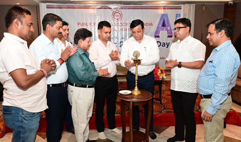 एआई के दौर में मानवता की अहमियत पर जोर: देहरादून में राष्ट्रीय जनसंपर्क दिवस पर कार्यशाला का आयोजन