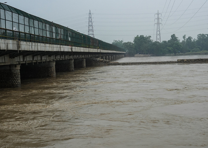 यमुना नदी का पानी 33 में से 22 जगहों पर क्वालिटी टेस्ट में फेल, जानें दो राज्यों में कहां सबसे साफ है पानी