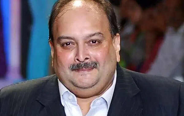 लोन घोटाले में मेहुल चोकसी की मुश्किलें बढ़ीं, मुंबई कोर्ट ने जारी किया गैर-जमानती वारंट