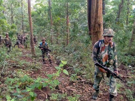 नक्सलियों के गढ़ में बड़ी जीत: करेकुट्टा में फहराया तिरंगा