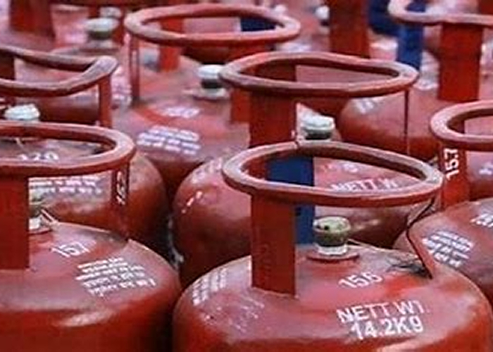 कमर्शियल LPG सिलेंडर ₹14.50 सस्ता, एविएशन फ्यूल की कीमतों में 4.4% की बड़ी कटौती