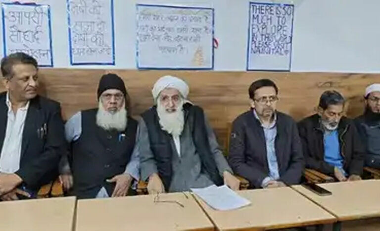 नैनीताल: नाबालिग से रेप के आरोपी 73 वर्षीय व्यक्ति को मुस्लिम समुदाय ने किया बहिष्कृत, मचा हड़कंप