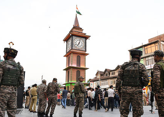 ऑपरेशन सिंदूर के बाद पाकिस्तान के कराची, लाहौर और सियालकोट एयरपोर्ट्स पर उड़ानें निलंबित
