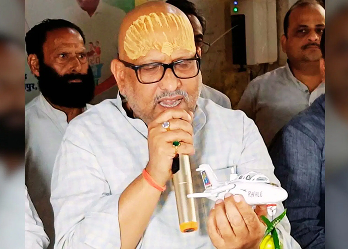 राफेल पर नींबू-मिर्ची बयान के बाद अजय राय पर एफआईआर, यूपी कांग्रेस अध्यक्ष के लिए नई मुसीबत