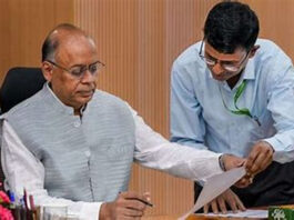 पूर्व रक्षा सचिव अजय कुमार बने UPSC के नए अध्यक्ष, शपथ लेकर संभाली जिम्मेदारी