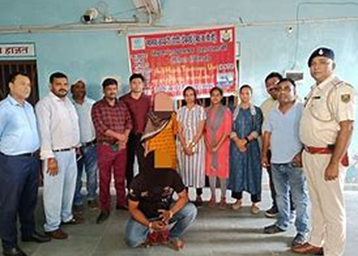 बिहार में 17 लड़कियों को ऑर्केस्ट्रा ग्रुप में जबरन नाचने से बचाया, 5 गिरफ्तार