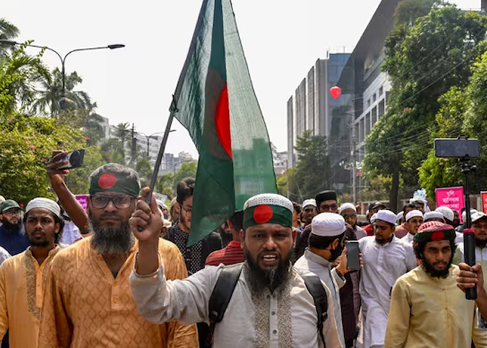 सेना और BNP के दबाव में यूनुस सरकार की चेतावनी: जनता के समर्थन से उठाएंगे कड़े कदम