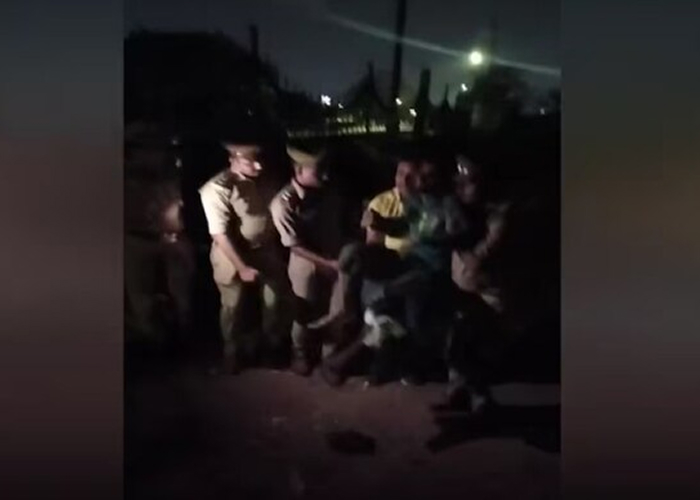 लखनऊ में पुलिस ने 4 साल की बच्ची से दुष्कर्म के आरोपी को मुठभेड़ के बाद गिरफ्तार किया।
