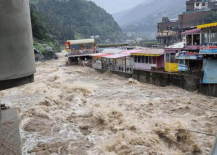 उत्तर-पूर्व और दक्षिण भारत में तेज बारिश और फ्लैश फ्लड का अलर्ट जारी