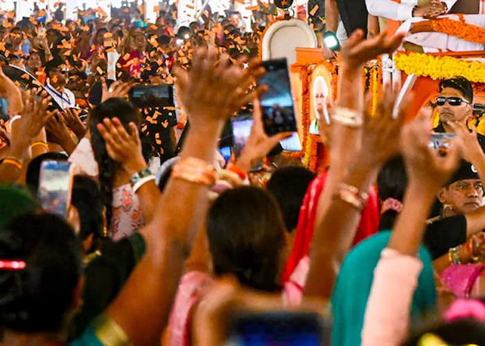 बिहार में पीएम के रोडशो में वृद्ध महिला की गर्मी से मौत, स्वास्थ्य पर हुआ बड़ा प्रश्नचिह्न