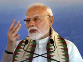 PM मोदी का INDIA गठबंधन पर तंज: "थरूर और केरल CM की मौजूदगी से कईयों की नींद उड़ गई"