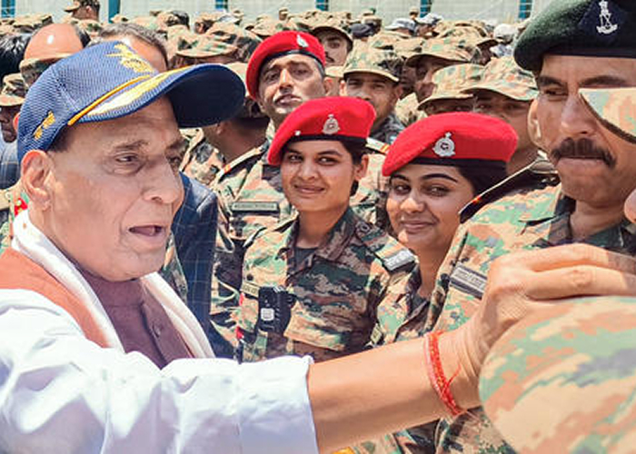 आतंकवाद फंडिंग पर सख्त रुख: राजनाथ सिंह ने IMF से पाकिस्तान को ऋण देने पर पुनर्विचार की मांग की