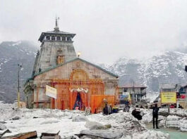 महादेव के धाम में भक्ति का सैलाब: केदारनाथ धाम में कपाट खुले, पुष्पवर्षा से गूंज उठा आकाश