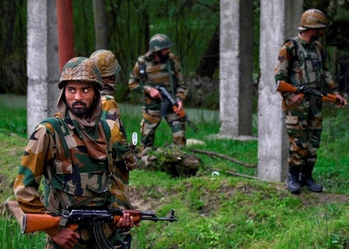 भारत ने पकड़ा पाक रेंजर, LoC पर हुई भारी सीजफायर उल्लंघन की रात