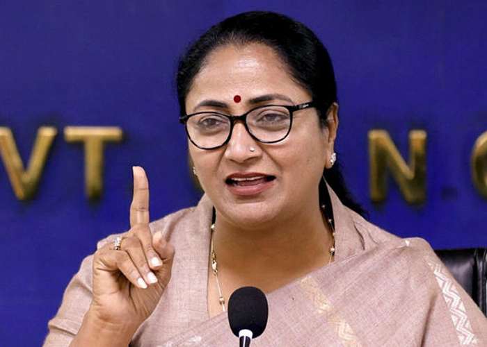 रेखा गुप्ता सरकार में पहला बड़ा नौकरशाही फेरबदल, 42 वरिष्ठ अधिकारियों के तबादले