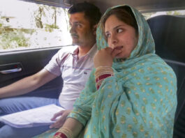 "पाक महिला से शादी के कारण बर्खास्त CRPF जवान की पीएम मोदी से अपील: 'मेरी मदद कीजिए'"